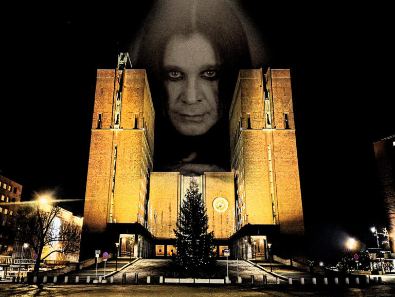 Ozzy at Oslo City Hall