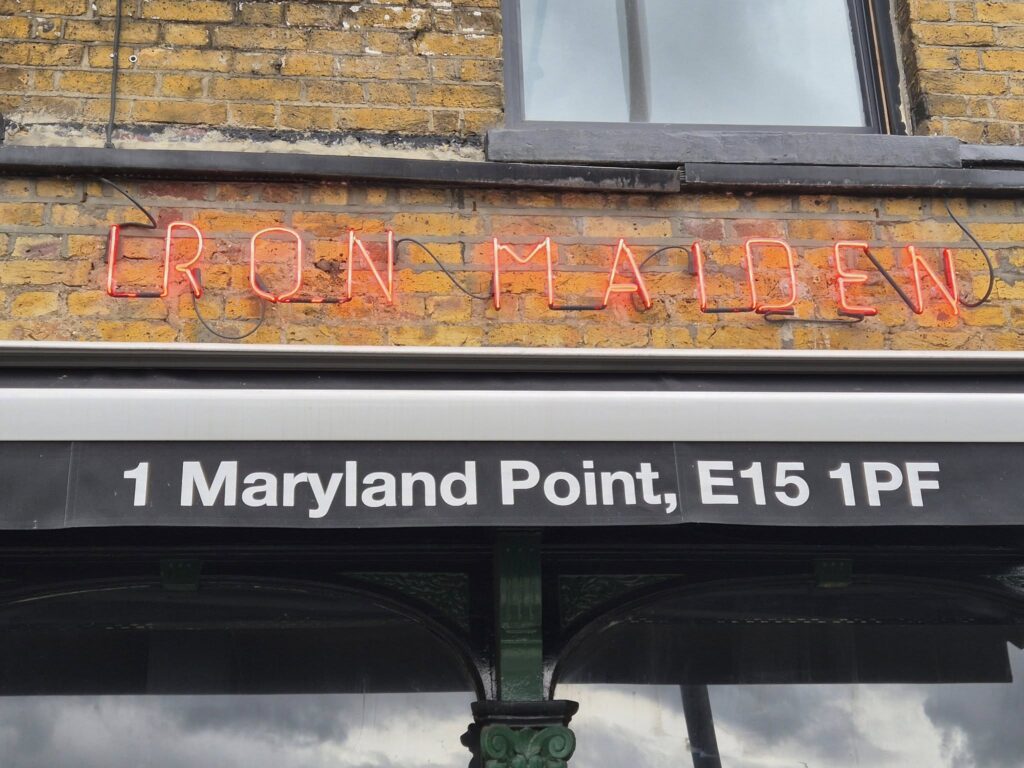 Cart & Horses Neon Sign